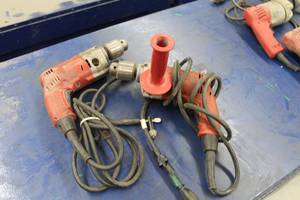 lot 320 image: Lot of (2) Milwaukee Magnum Holeshooter 12 Drills