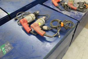 lot 321 image: Lot of (2) Milwaukee Drills  - 38 Hole Shooter, 38 Hammer Drill 5392-1