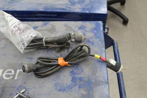 lot 326 image: Lot of Power Cords
