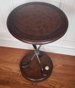 lot 31 image: Golf Lovers Side Table