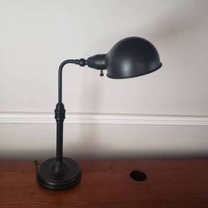 lot 33 image: Matte Black Metal Office Desk Lamp