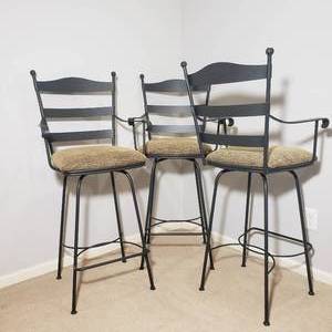 lot 4 image: Classic Contemporary Steel Bar Stools