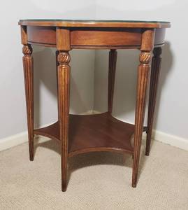 lot 5 image: Marquetry Inlaid Contemporary Side Table