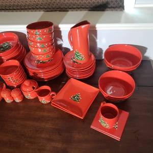 lot 23 image: Collectable Waechtersbach Christmas Tree China Dinnerware