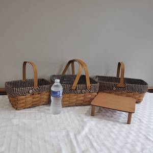 lot 74 image: Longaberger Dessert Baskets