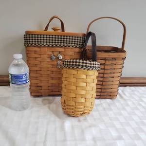 lot 43 image: Longaberger Wine Caskets
