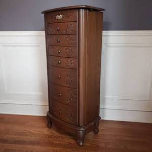 lot 81 image: Charming Standing Jewelry Chest