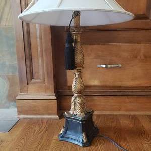 lot 113 image: Gold Gilt and Acanthus Leaf Table Lamp