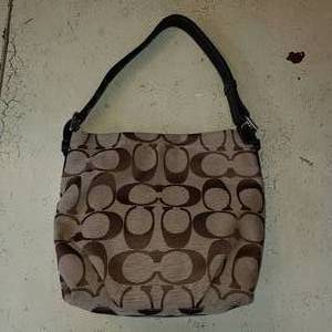 lot 130 image: Iconic Coach Pattern Shoulder Bag