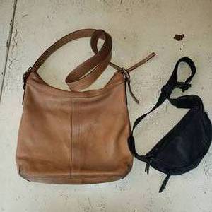 lot 131 image: Soft Leather Coach Bag
