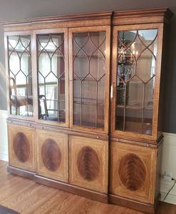 lot 1 image: Magnificent EJ Victor Mahogany Georgian Style Breakfront Cabinet