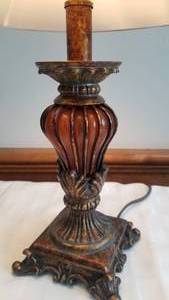 lot 152 image: Petite Amber Glass Table Lamp