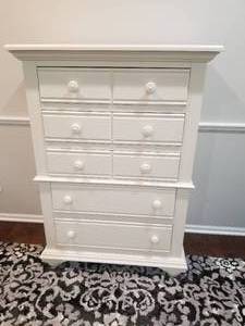 lot 38 image: White 5 Drawer Dresser