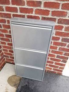 lot 204 image: Compact Mailbox Style Shoe Rack