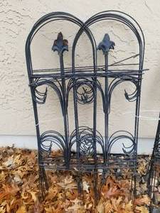lot 174 image: Set of Interlocking Fleur-De-Lis Trellises