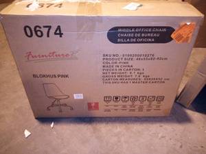 lot 115 image: 18.7 in. Width Standard Pink Faux Leather Task Chair with Adjustable Height