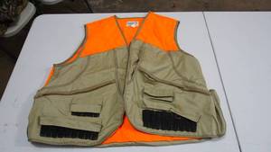 lot 17 image: Clarkfield Outdoors Hunting Vest