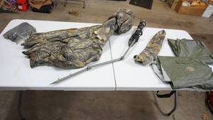 lot 32 image: Hunting Wear
