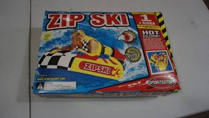 lot 42 image: New Sports Stuff Zip Ski