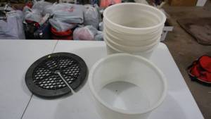 lot 83 image: Catch Cover Safety Cover and 5 White Catch Cover Sleeves