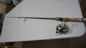 lot 87 image: Shimano Spinning Rod & Reel