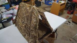 lot 116 image: Portable Camouflage Dog Kennel