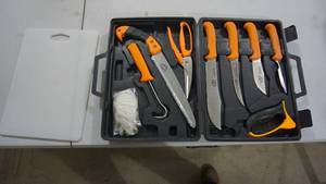 lot 131 image: Outdoor Edge Processing Cutlery Set