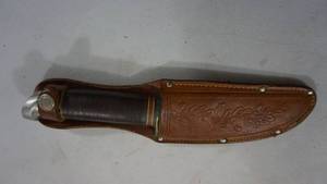 lot 135 image: Hunting Knife and Sleeve
