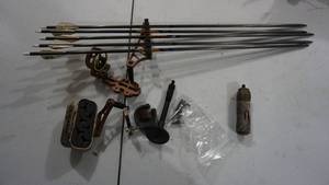 lot 161 image: Archery Accessories
