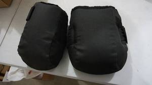 lot 163 image: Black Cushioned Knee Pads