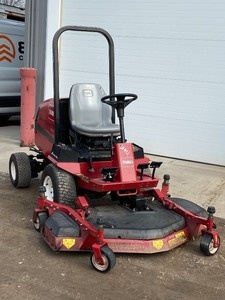 lot 4 image: Toro GroundsMaster 228-D Commercial Front-Deck Lawn Mower -- NO RESERVE