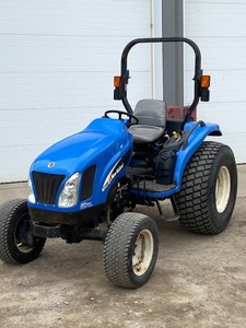 lot 2-A image: New Holland TC40-DA Commercial Tractor --- NO RESERVE