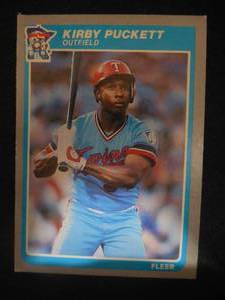 lot 116 image: 1985 Fleer Kirby Puckett Rookie Card #286 LK