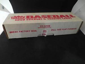 lot 125 image: 1989 Fleer Baseball Set - Ken Griffey Jr. Rookie Card #33