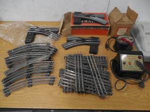 lot 142 image: LIONEL O-GAUGE STRAIGHT TRACK, CURVED, SWITCHES, CONTROL LOT - SET