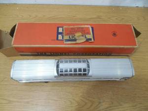lot 149 image: LIONEL TRAINS SILVER RANGE PASSENGER CAR No. 2532
