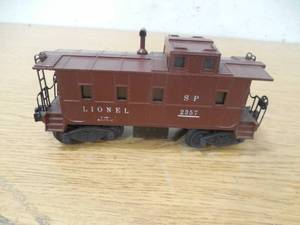 lot 160 image: LIONEL TRAINS SP TYPE CABOOSE No. 2357