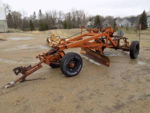 lot 2 image: Huskey Pull Type Road Grader