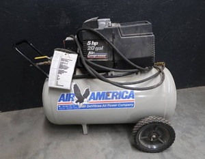lot 4 image: 20 GAL 5 HP AIR COMPRESSOR