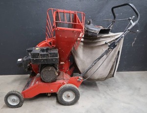 lot 6 image: CHIPPER MACHINE