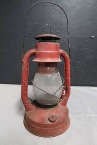 lot 13 image: DIETZ  LANTERN