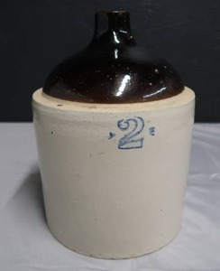 lot 18 image: 2 GALLON CROCK  JUG