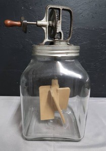 lot 23 image: ANTIQUE BUTTER CHURN