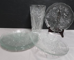 lot 29 image: VINTAGE CRYSTAL GLASSWARE