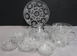 lot 30 image: GLASSWARE