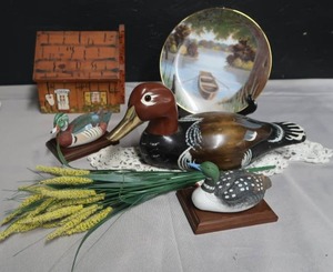 lot 51 image: HOME DECOR