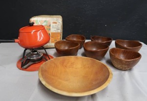 lot 99 image: FONDEAU AND WOODEN SALAD SET