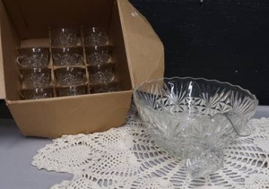 lot 106 image: ARLINGTON PUNCH SET