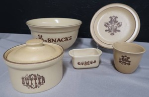 lot 110 image: PFALTZGRAFF GROUPING