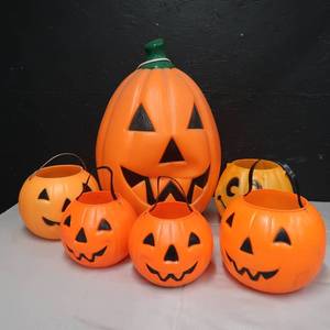 lot 204 image: HALLOWEEN LOT